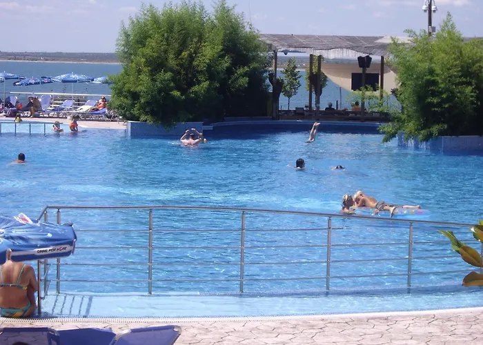 Deluxe Marina Cape 4 Stars 33 5 * Aheloy