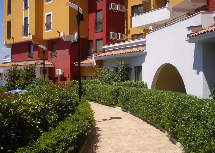 Апартамент Deluxe Marina Cape 4 Stars 33 5 *