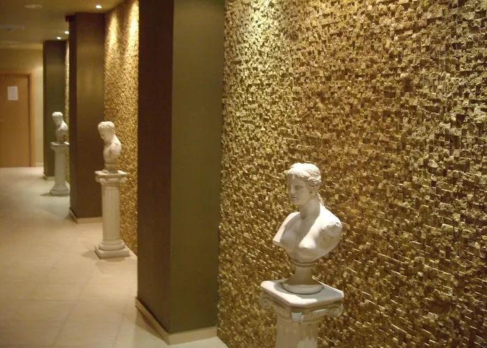 Deluxe Marina Cape 4 Stars 33 5