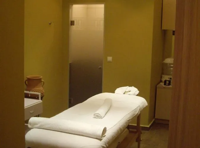 Deluxe Marina Cape 4 Stars 33 5 * Aheloy