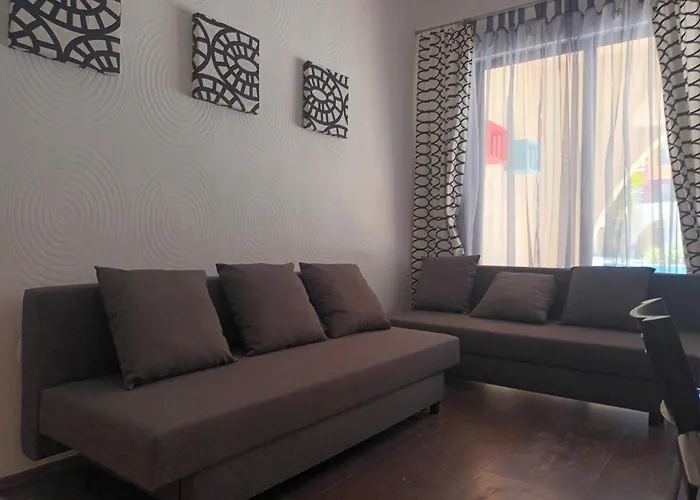 Deluxe Marina Cape 4 Stars 33 5