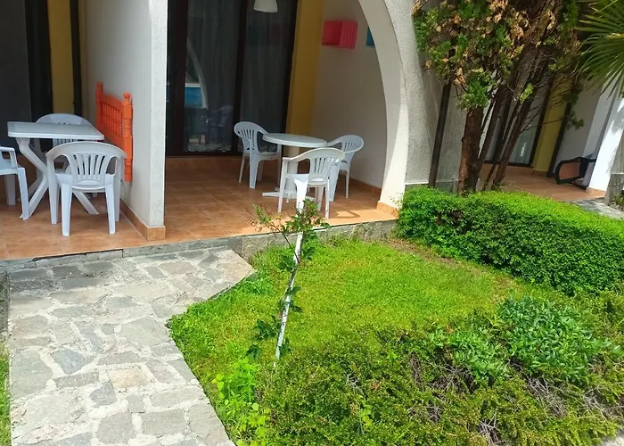 Deluxe Marina Cape 4 Stars 33 5