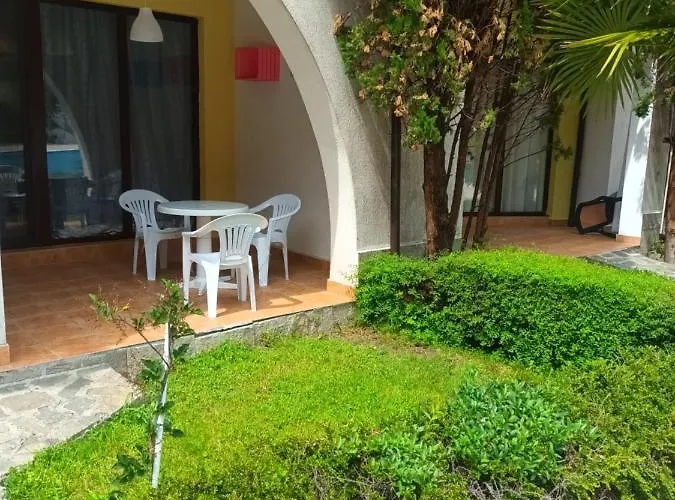 Deluxe Marina Cape 4 Stars 33 5 * Aheloy