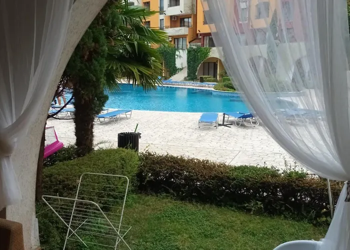 Deluxe Marina Cape 4 Stars 33 5 * Aheloy