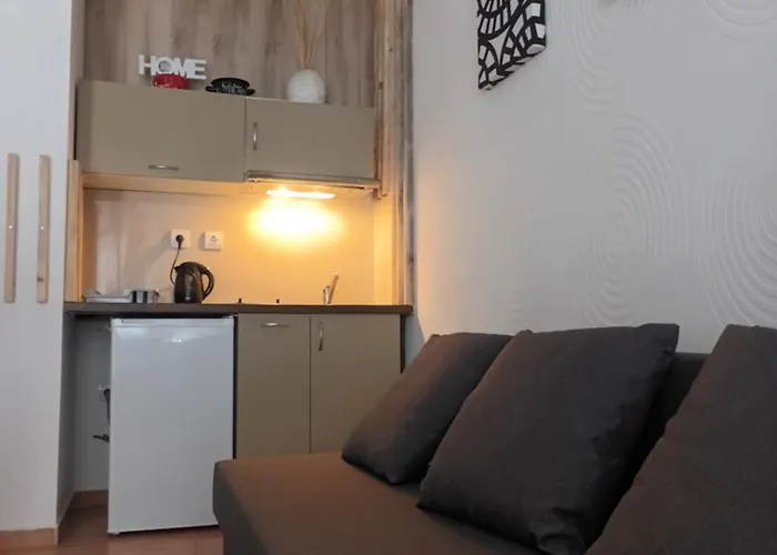 Deluxe Marina Cape 4 Stars 33 5 * Aheloy